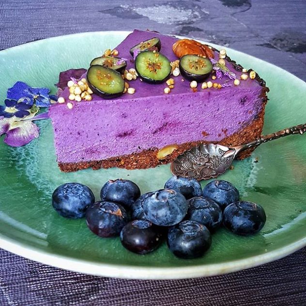 tarta de chocolate y arandanos