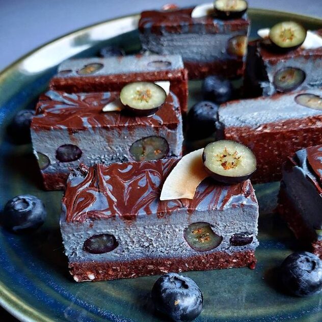 Barritas de almendra, arándanos y chocolate a la naranja